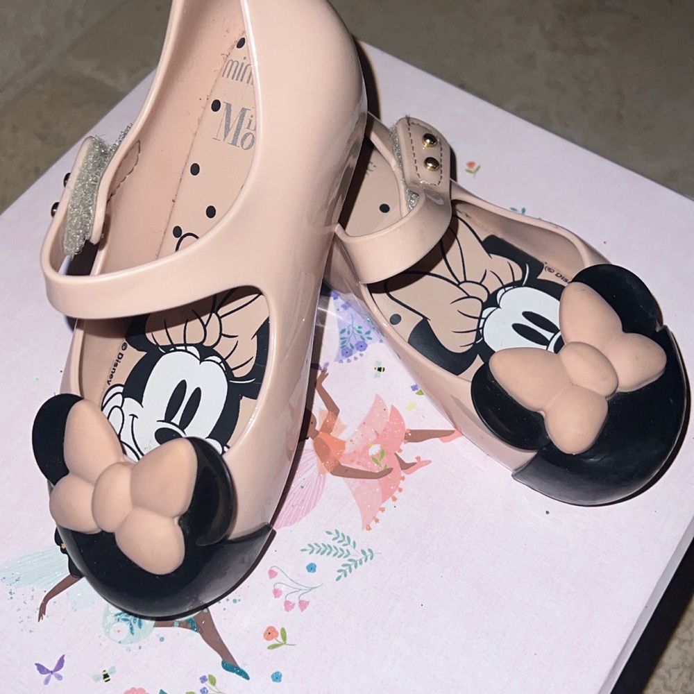 × Disney® Minnie Mouse Sweet Mary Jane
Flat gently used size 9 us EUR 25/26